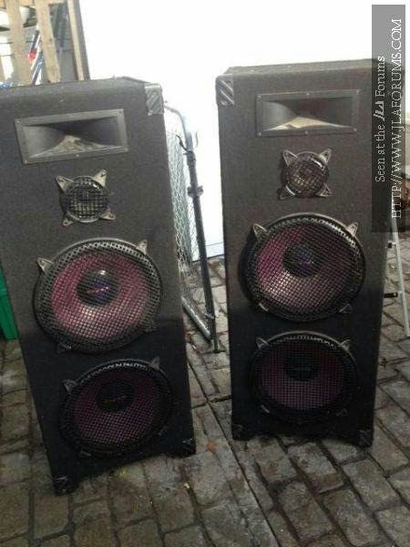 Thorn cat speakers NEED TO SELL NOW