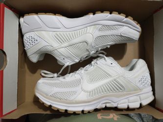 New Women's Nike Zoom Vomero 5 wmn size 9.5