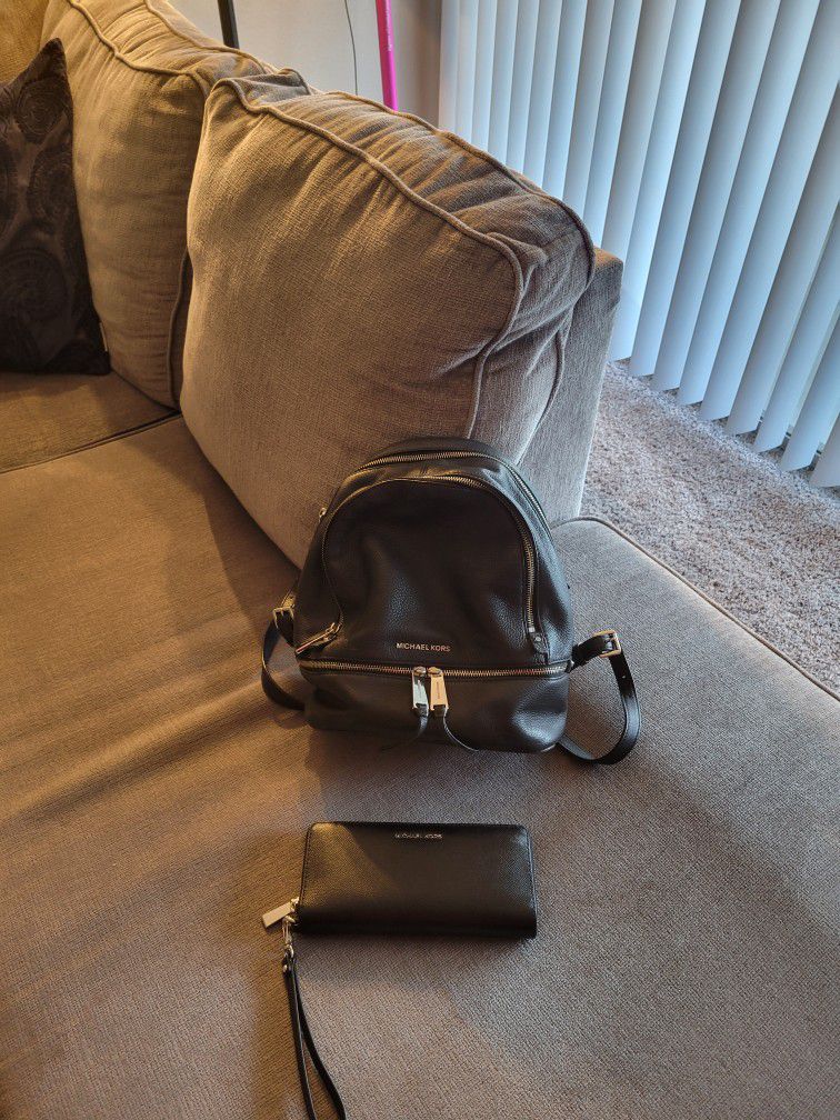 Authetic Michael Kors backpack & Wallet