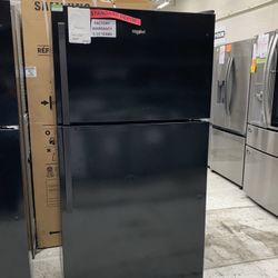 Whirlpool Top Freezer Refrigerator In Black