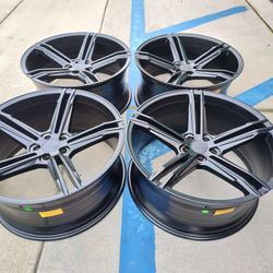 21x9.5+35 5x108 All 4 Wheels The Same Size 