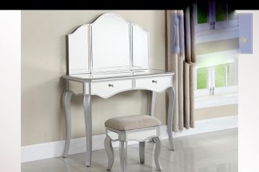 Silver Mirrored vanity| NEW in box