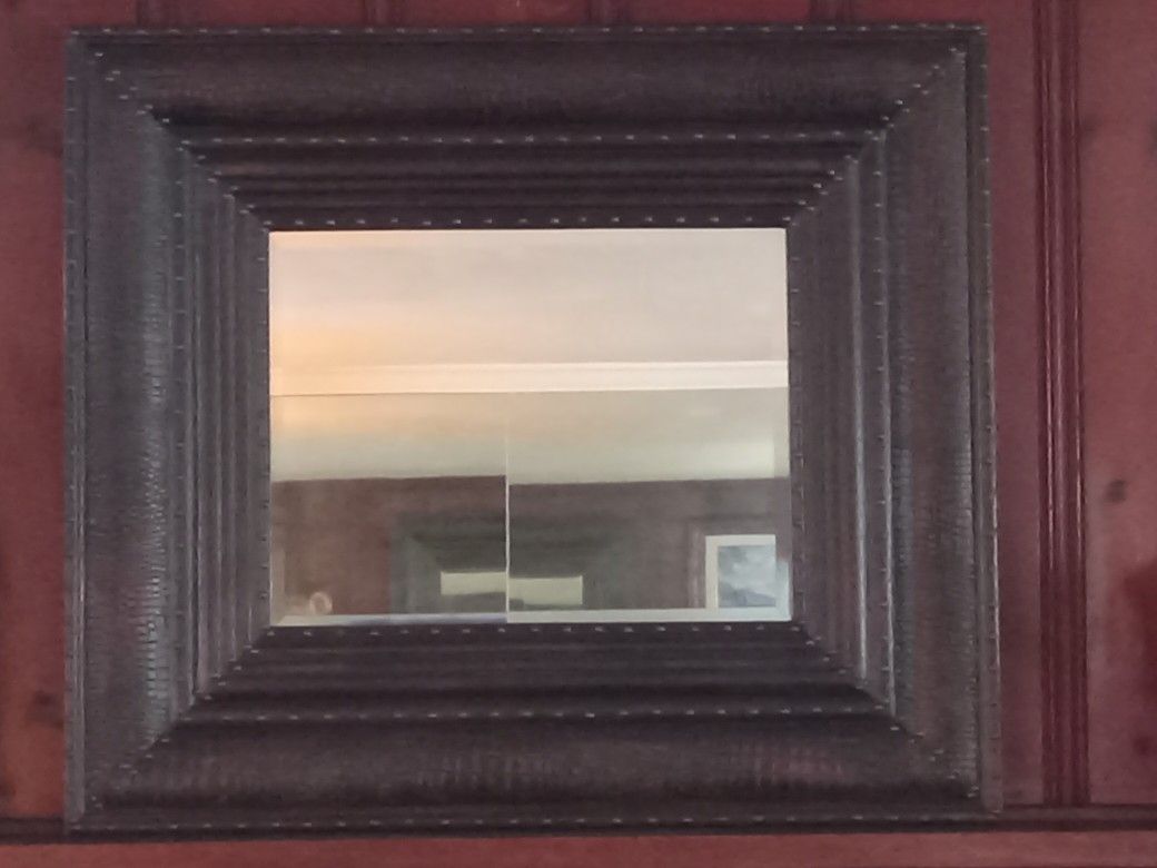 Mirror Pre-owned Good Condition