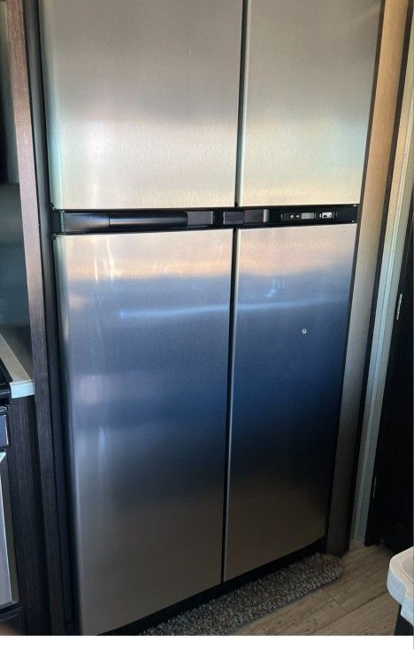 Norcold 2118 RV Refrigerator