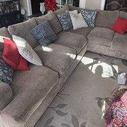 2 Piece Sectional Couch