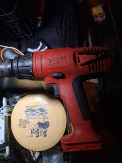 Milwaukee drill no battery