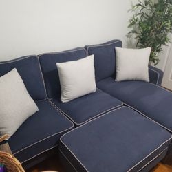 Small Sec. Couch