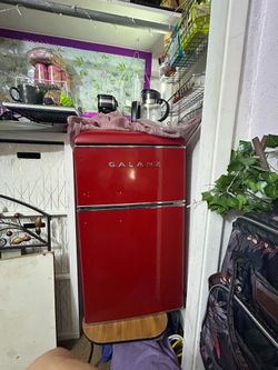 Refrigerator with large freezer capacity for its size