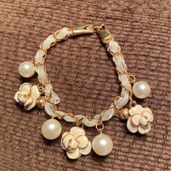 Goldstone W/White Pearl And Flower Bracelet 