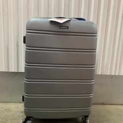 Rockland SuitCase With Wheels 