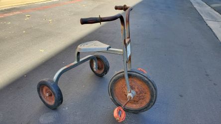 RARE VINTAGE Angeles Trike Metal Tricycle