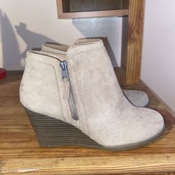 New beige suede wedges 