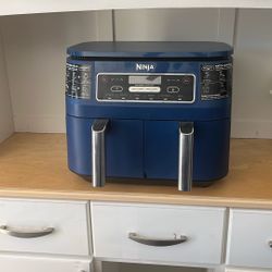 Ninja Dual Zone 8 Quart Air Fryer- 2 Baskets , Smart Finish 