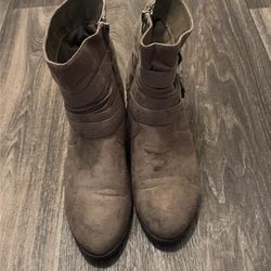 JustFab Tiff booties S 9