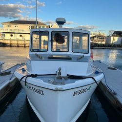 1983/25’/BHM/Only 3200 Hours/1991 Volvo 4 Cyl Diesel