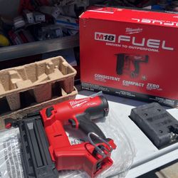 Milwaukee 18 Gage Nail Gun 