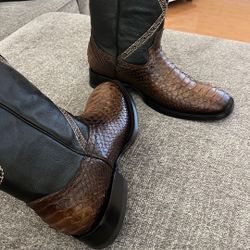 Brand New Boots Size 10