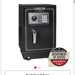 Lightly Used 1.51 Cu. Ft Small Safe