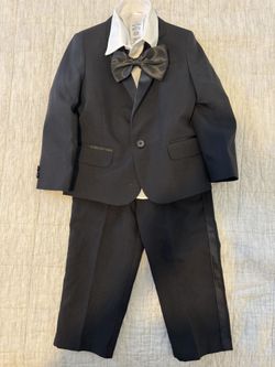 Nautica Toddler 4 Piece Suit Size 4