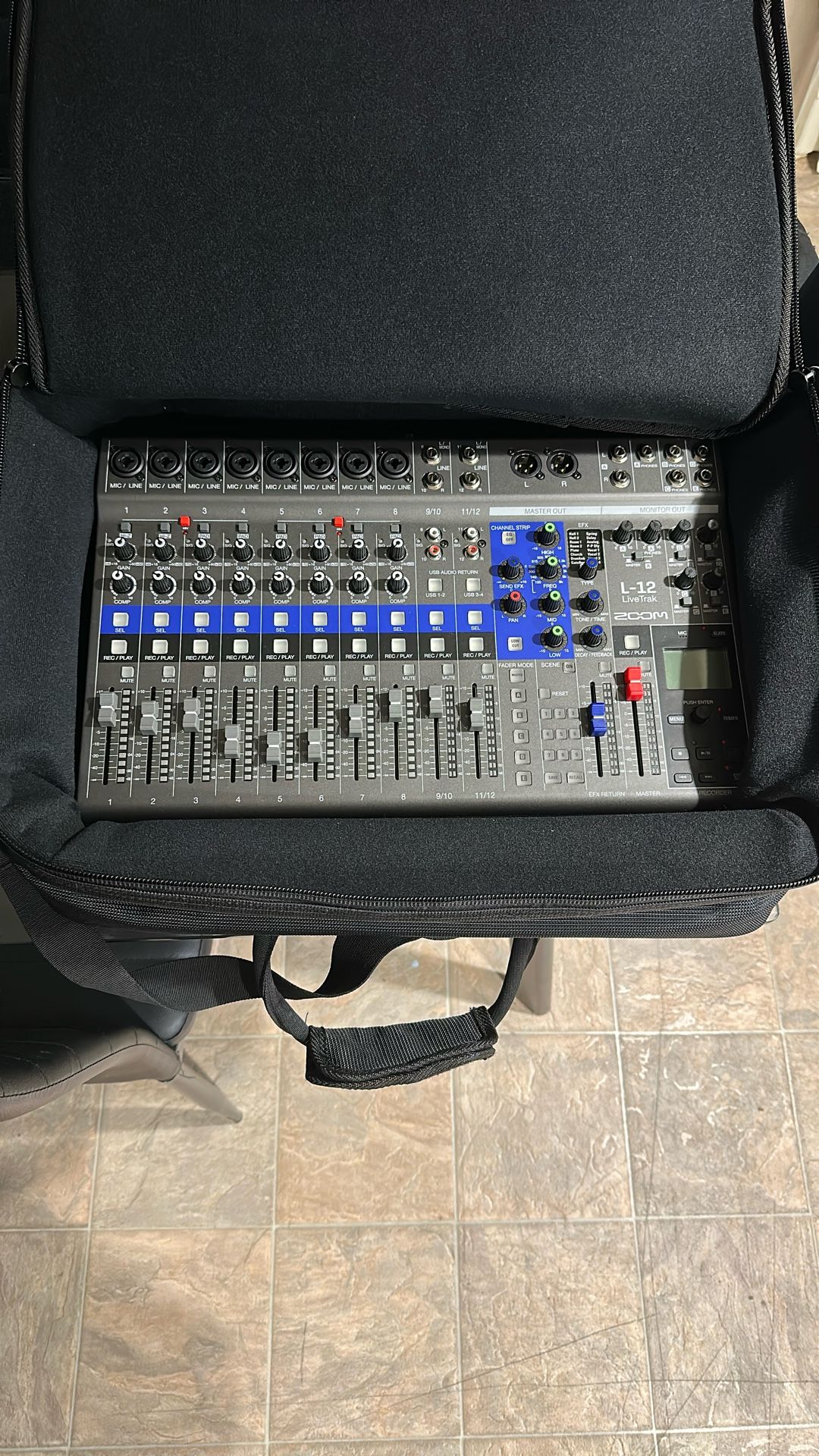 Zoom LiveTrak L‑12 + Gator Carry Bag – 12‑Channel Hybrid Mixer / Audio Interface / Recorder