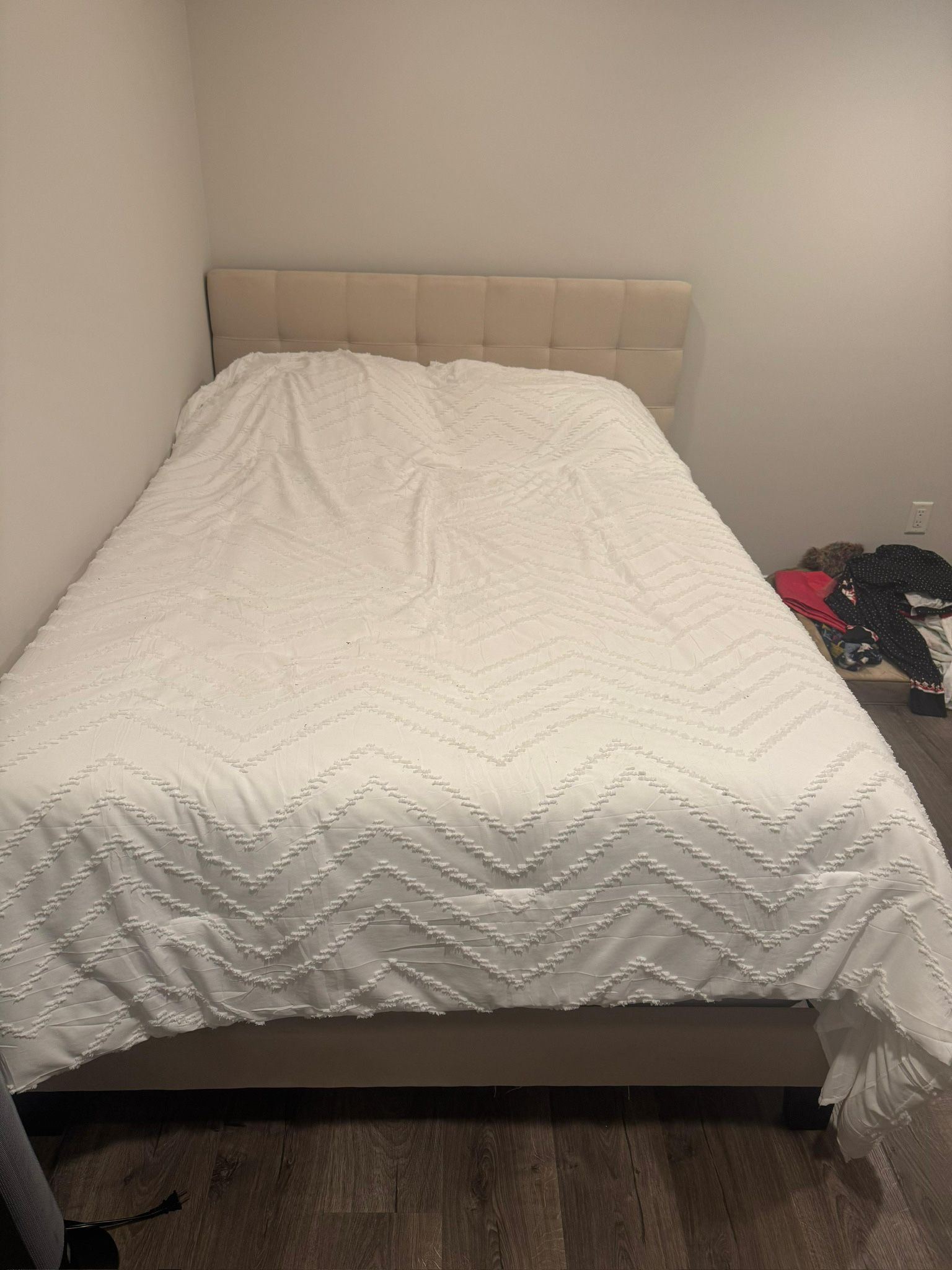 Full Size Bed (Frame, Metal Box Spring, and Full Size Mattress included!)