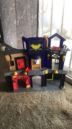 DC Super Friends Imaginext Batgirl City Playset