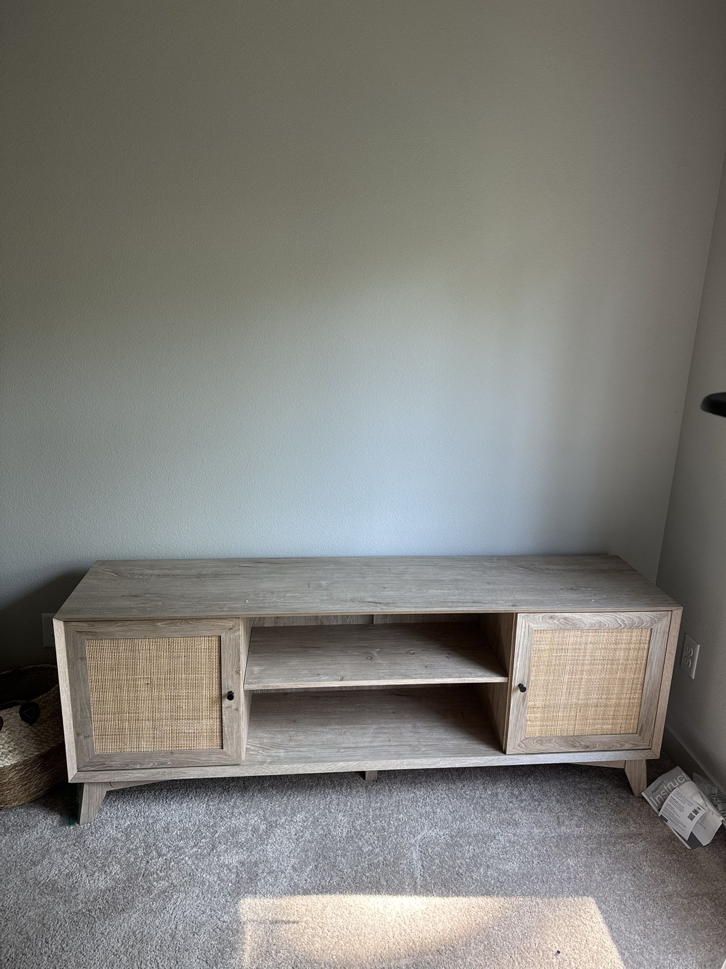 Tv stand