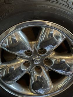 20 Inch Hemi Rims And Engine Cover