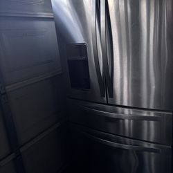 Refrigerator 