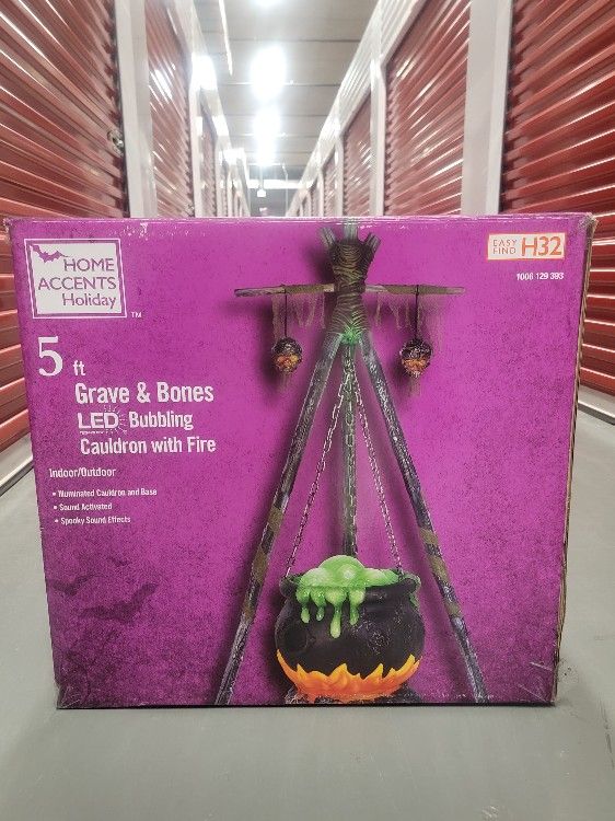 5ft LED Bubbling Cauldron Halloween Prop for Sale in Miami Gardens, FL