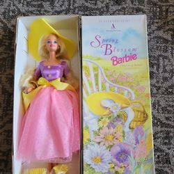 Mattel 1995 Avon Special Edition Spring Blossom Barbie