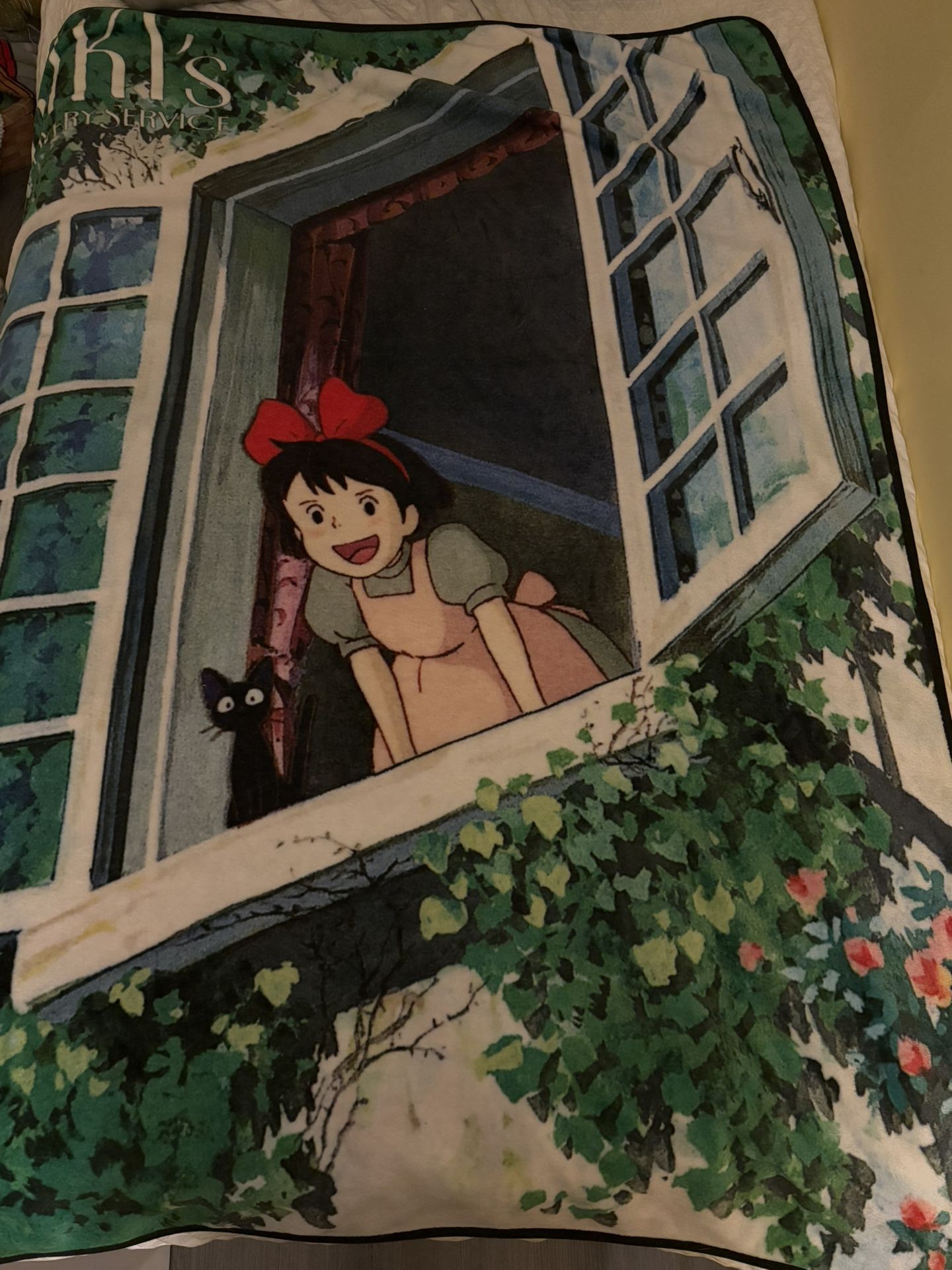 Kiki throw blanket