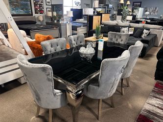 Glamorous dining table set! $1999 🚨🖤✨