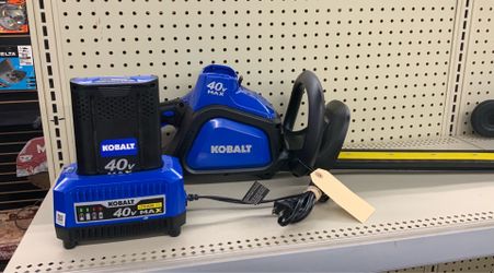 Kobalt 40-volt max 24-in Battery Hedge Trimmer 2.5 Ah Battery Included , Charger Included
