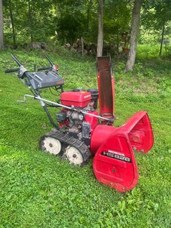 Honda HS828 Snow Blower
