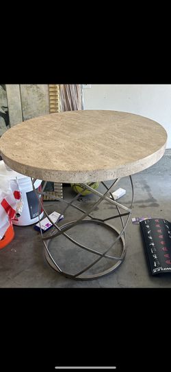 2 Side Tables
