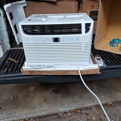 Frigidaire 8,000 BTU Window Air Conditioner & Dehumidifier, 115V