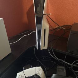 Ps5 With Controller / Charging Stand 
