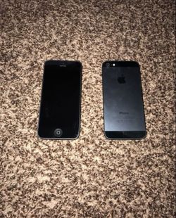 Two iPhone 5s unlocked no iCloud ! $100 each $200 for both ! Firm price !