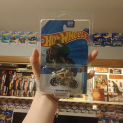 (pick up only)  Hot wheels 1966 triumph tiger 100