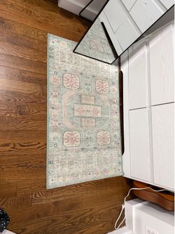 small rug 44in x28 in