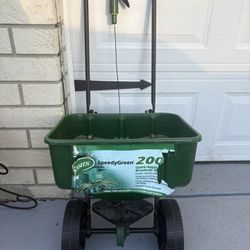 Scotts SpeedyGreen 2000 broadcast spreader. 