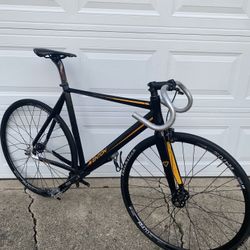 Aventon Diamond Complete For Sale Size : 55-56cm ( READ DESCRIPTION)