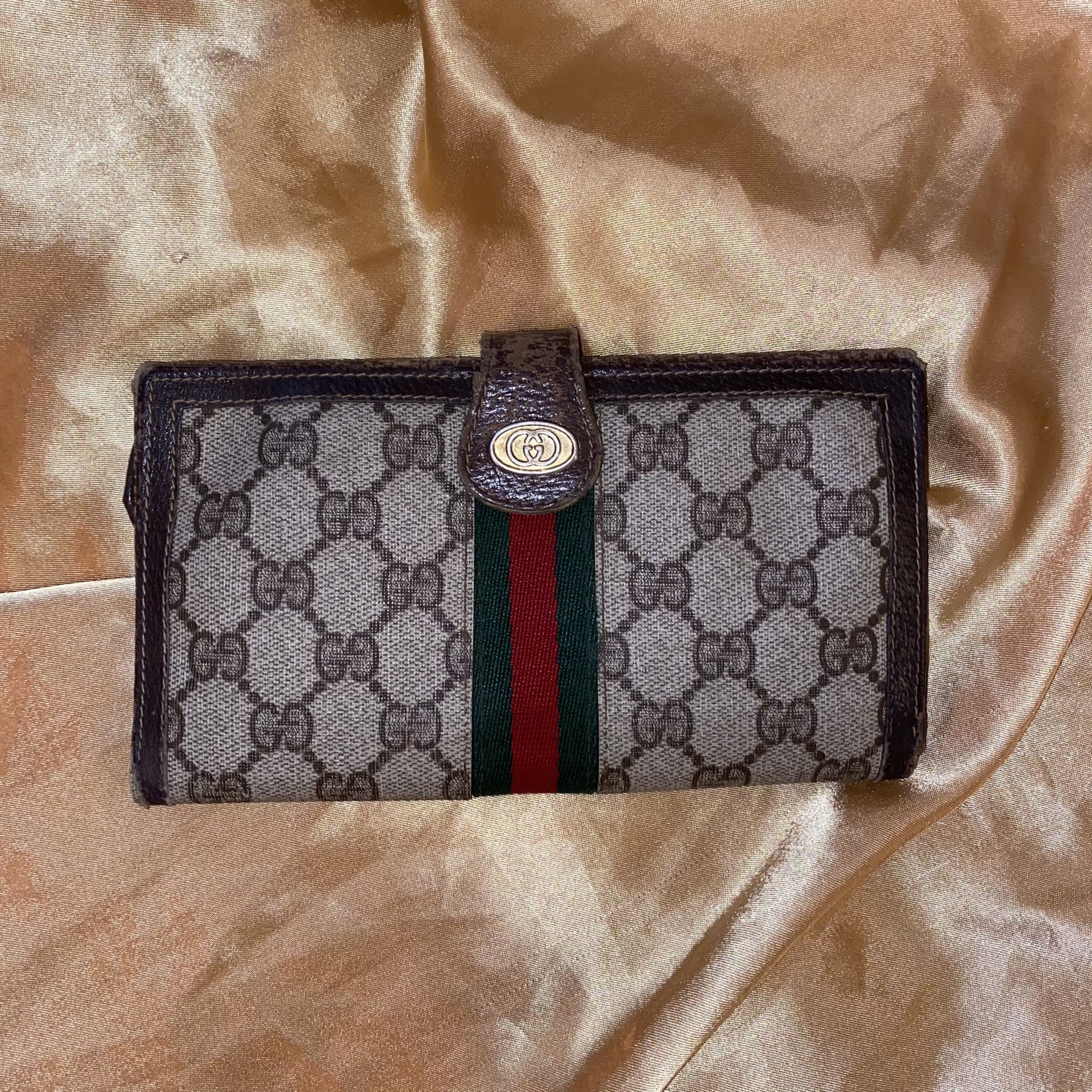 Vintage Gucci wallet