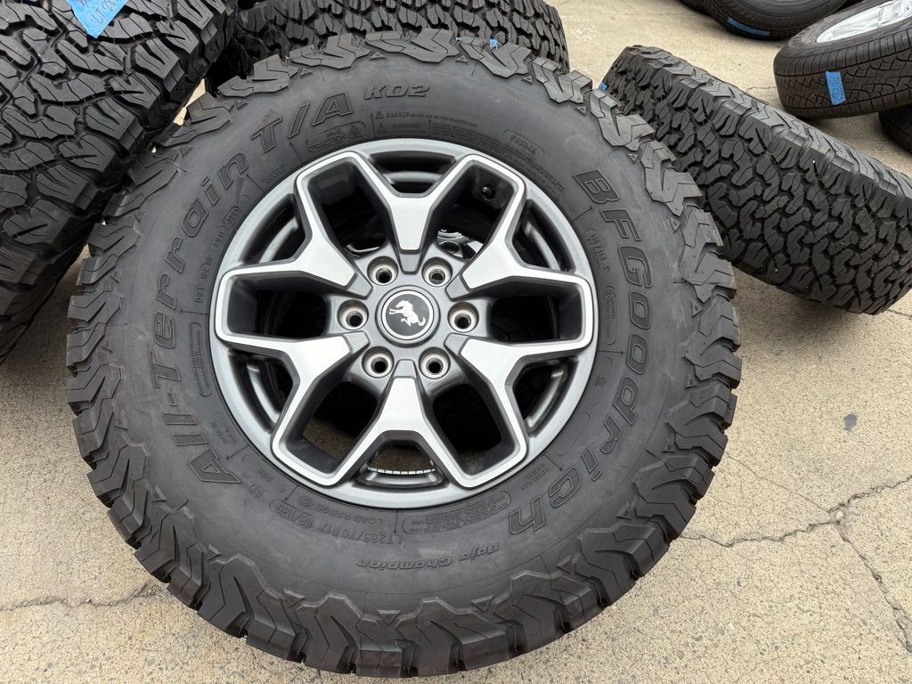 FREE DELIVERY 5 Bronco Badlands Wheels BFGoodrich All-Terrain KO2 LT285/70R17 99%