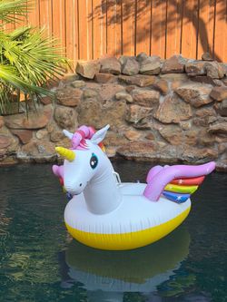 Giant Pool Inflatable Unicorn
