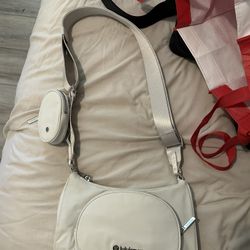lululemon purse 
