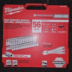 Milwaukee
3/8 in. Drive SAE/Metric Ratchet and Socket Mechanics Tool Set (56-Piece)