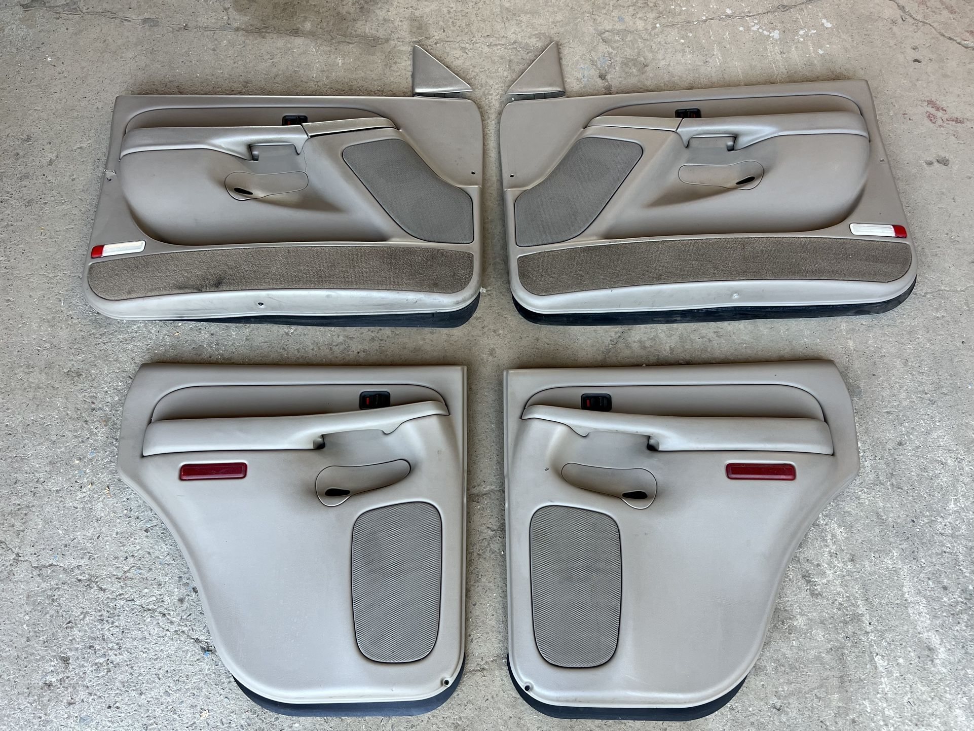 2004 Tahoe Door Panel Set