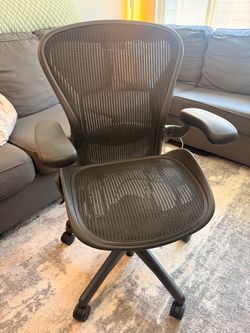 Herman Miller Aeron Size B